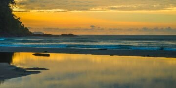 Essa praia escondida em SP virou o destino queridinho dos brasileiros