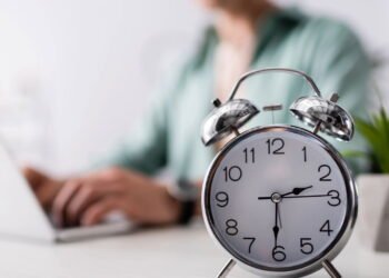 Trabalhar sem parar não é sucesso, é sinal de alerta