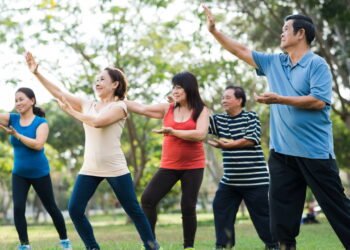 5 benefícios do Tai Chi para idosos com dificuldade de locomoção