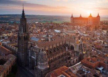 Essa cidade da Espanha parece ter parado no tempo e vai te conquistar