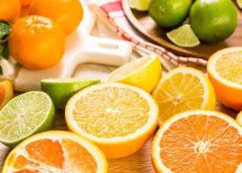 Variedade de frutas com Vitamina C em sua composição