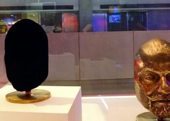 Vantablack é o material mais escuro já criado pelo ser humano e pode absorver 99,96% da luz