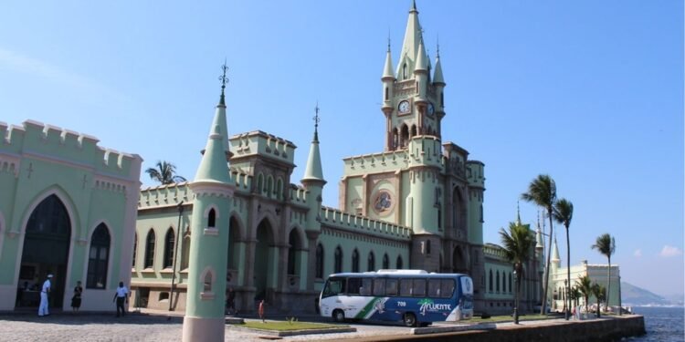 Conheça os castelos escondidos no Brasil que parecem ter saído da Europa