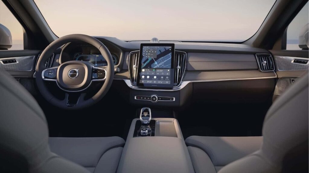Volvo XC90 chega ao Brasil em 2025 com muito luxo e segurança, mas cobra um grande preço pela exclusividade