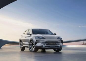 BYD Song Plus Premium recebe atualização e uma bateria poderosa! Autonomia elétrica sobe de 52 km para 87 km!