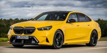 BMW M5 G90 surpreende entusiastas com mais de 2 toneladas e um 0 a 100 km/h em apenas 3,5 segundos!