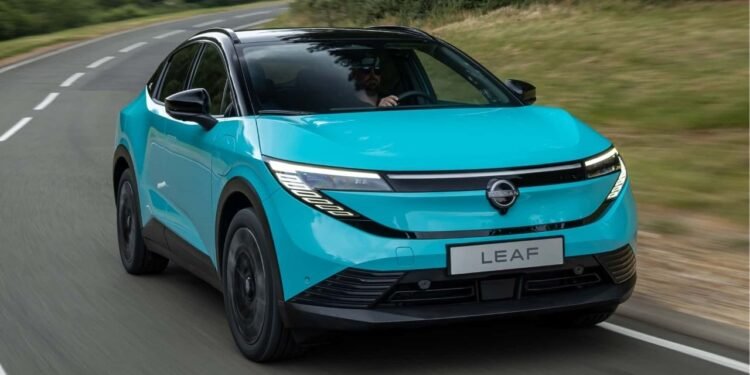 Novo Nissan Leaf 2026 chega ao mercado com novidades e uma autonomia de até 487 km com uma carga