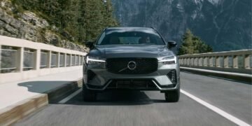 Volvo XC60 2026 chega com visual reestilizado e muita tecnologia! Preços partem de R$ 459.950