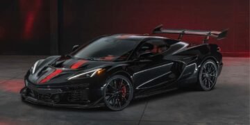 Chevrolet lança Corvette ZR1X com motor V8 híbrido, 1.267 cv e 0 a 100 km/h em apenas 2 segundos