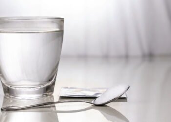 Dr. Bruno Monteze, Médico, “Pessoas que sofrem com estes sintomas devem tomar água com sal”