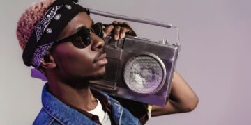 Conheça os estilos ousados dos anos 80 que voltaram para ficar em 2025