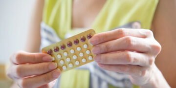 Dr. Vitor Ferreira especialista em saúde feminina aponta risco grave do uso contínuo de anticoncepcional