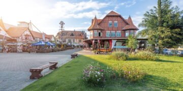 A cidade mais alemã do Brasil encanta turistas com suas festas