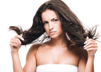 Estresse e cabelo fraco, entenda essa ligação que afeta milhares de brasileiras