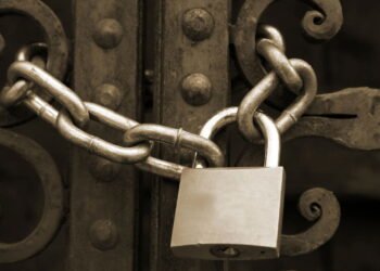 Guardado a sete chaves