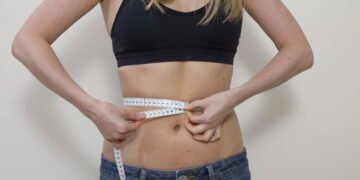 O exercício mais poderoso para queimar calorias sem usar nada