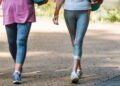 Estudo analisou o resultado que várias caminhadas curtas ou uma longa faz no corpo e qual a melhor