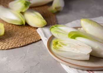 Um vegetal de fácil cultivo que faz bem ao fígado e à imunidade