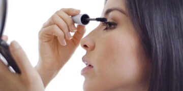 As melhores máscaras de farmácia para cílios ralos e sem volume