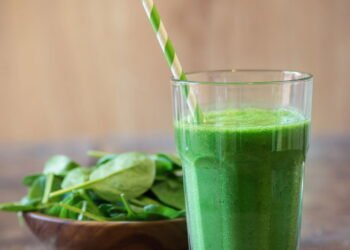 O vegetal esquecido que ajuda a produzir colágeno e protege as articulações