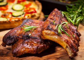 Costelinha de porco assada voltou a ser o xodó da mesa brasileira