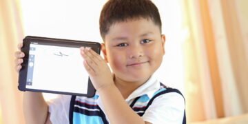 Por que seu filho pode estar sofrendo com o uso de telas