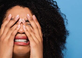 Você já começou a chorar sem motivo algum? Saiba o que a ciência e a psicologia dizem sobre isso