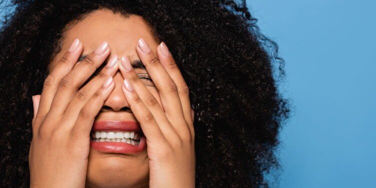 Você já começou a chorar sem motivo algum? Saiba o que a ciência e a psicologia dizem sobre isso