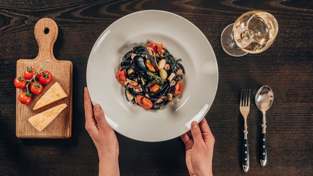 Os pratos mais exóticos e polêmicos do mundo que desafiam o paladar