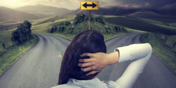 Você acha que decide, mas seu cérebro já escolheu antes