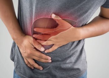 Se você sente isso à noite, seu fígado pode estar dando sinais de alerta