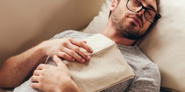 Dormir mais que o normal pode revelar uma mente brilhante