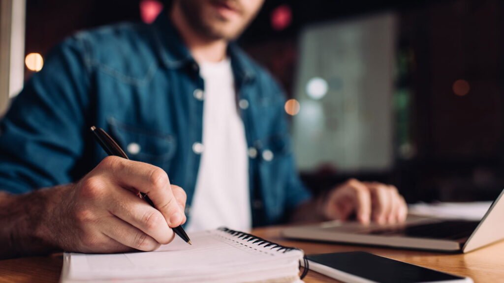 Só escreve em letras grandes?