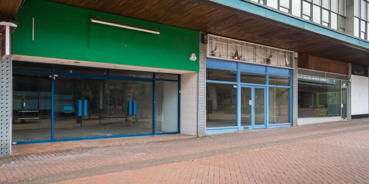 Lojas vazias - Créditos: depositphotos.com / lucielang