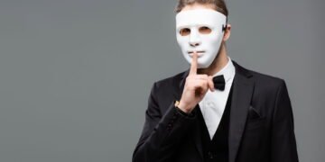 Como identificar uma pessoa falsa em apenas 3 minutos, segundo a psicologia