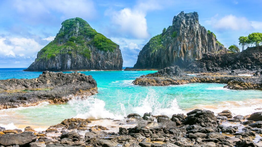 Essa ilha brasileira paradisíaca esconde paisagens imperdíveis