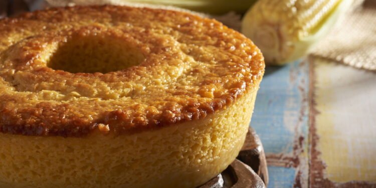 Bolo de milho fofinho, molhadinho e sem trigo que dá certo