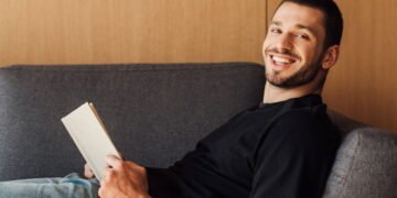 Gostar de ficar em casa pode ser saudável, mas atenção a esses sinais