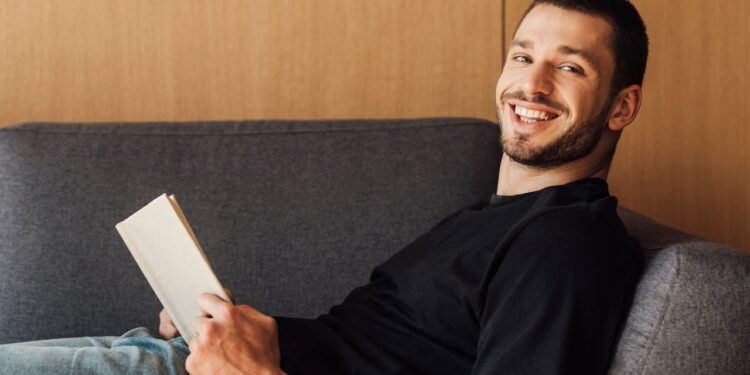 Gostar de ficar em casa pode ser saudável, mas atenção a esses sinais