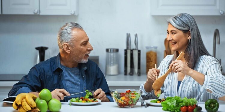 Esses 7 alimentos turbinam a defesa do corpo após os 60 anos