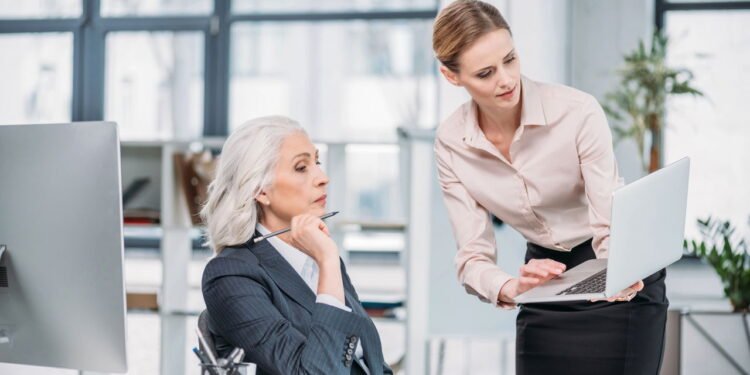 7 habilidades que tornam os idosos destaque no mercado de trabalho