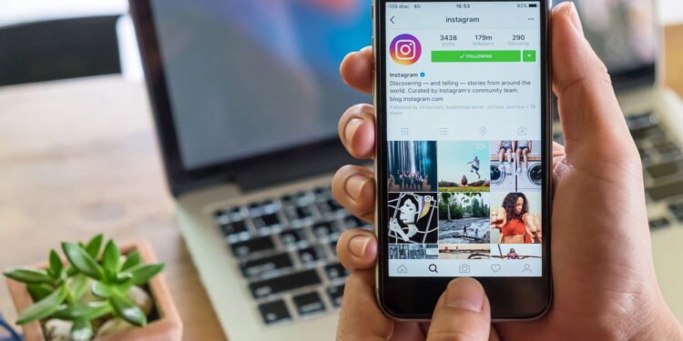 O Instagram virou jornal? A nova rotina de quem só lê fofoca