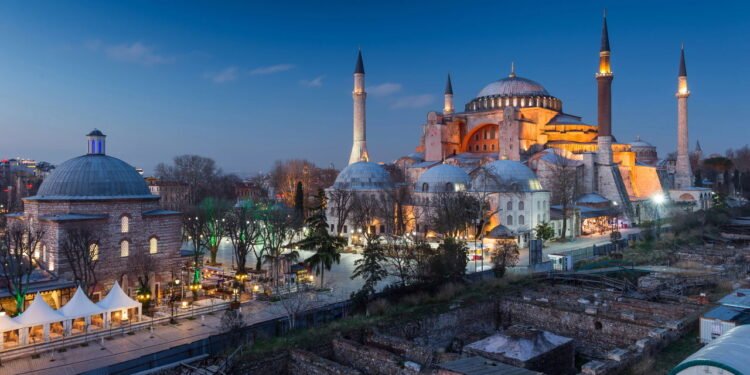 Entre mesquitas e arranha-céus, essa cidade promete ser uma experiência única no mundo