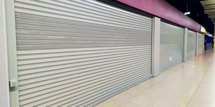 Loja icônica de artigos para atividades ao ar livre, em atividade desde 1856, fechará 40 de suas unidades