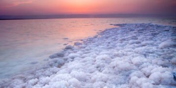 Por que os mares são salgados? Conheça a verdadeira origem de tanto sal nas águas