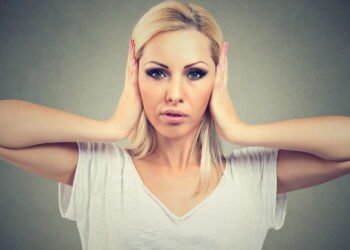 Incômodo ao ouvir sua própria voz