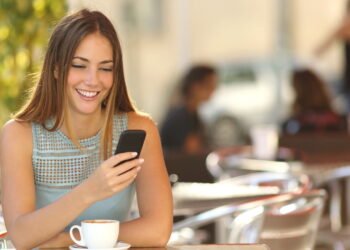 Já tentou ficar um dia sem celular? Veja o que acontece com você