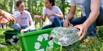 Esse plástico se dissolve em dois dias com água e luz solar e o mundo está de olho