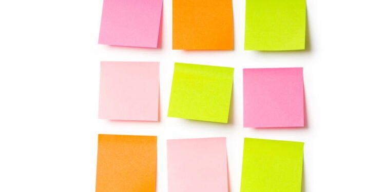 Conheça a origem do post-it, a invenção inesperada que mudou o mundo!