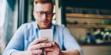 5 sinais de que as redes sociais estão dominando sua vida